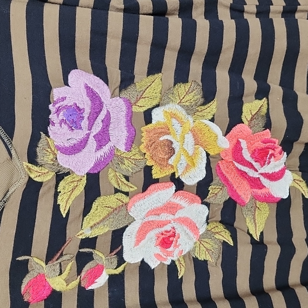 071 Johnny Was JWLA Embroidered Striped V-Neck Top sz S Women's Long Sleeve Tee - Picture 4 of 6